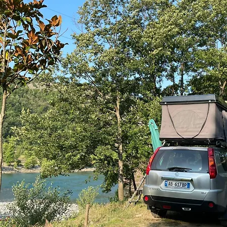 4x4 Rooftent Camper Offroad Campo de lujo Tirana